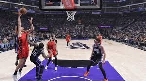 体育博弈：解析“点球大战”中的心理博弈与守门员的扑救概率。（从博弈论看点球大战：心理较量与门将扑救概率）